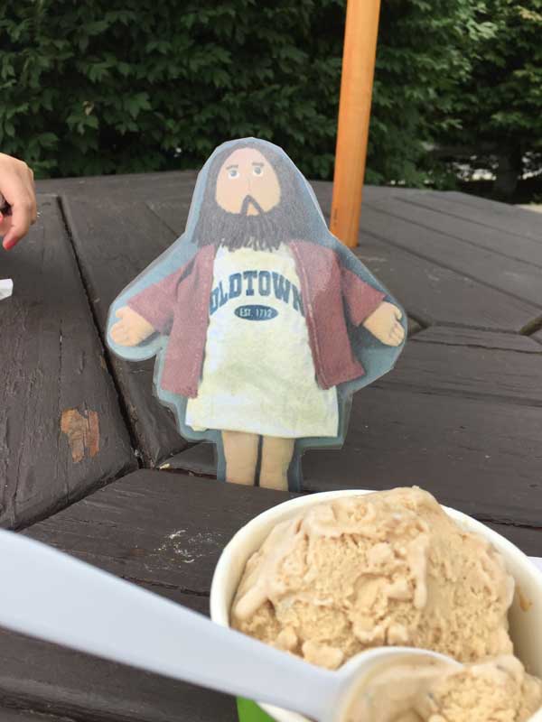 Flat Jesus Enjoys Ice Cream in Sudbury